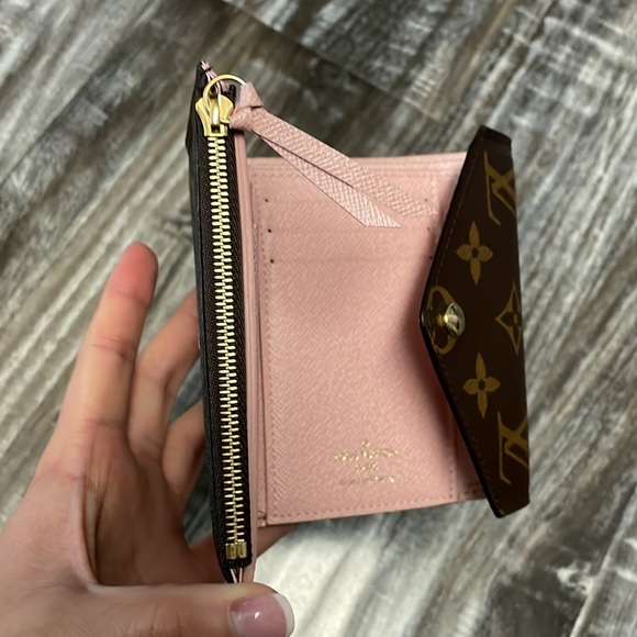 Louis Vuitton Victorine Wallet - Picture 9 of 12